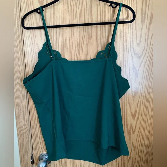 SHEIN Teal Scallop Laser‑Cut Cami Top - Picture 2 of 7